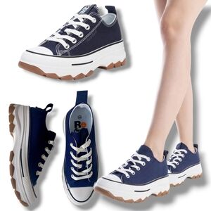 NWT 💙🤍 Refresh Women's Navy Vegan Canvas Laced Platform Sneakers